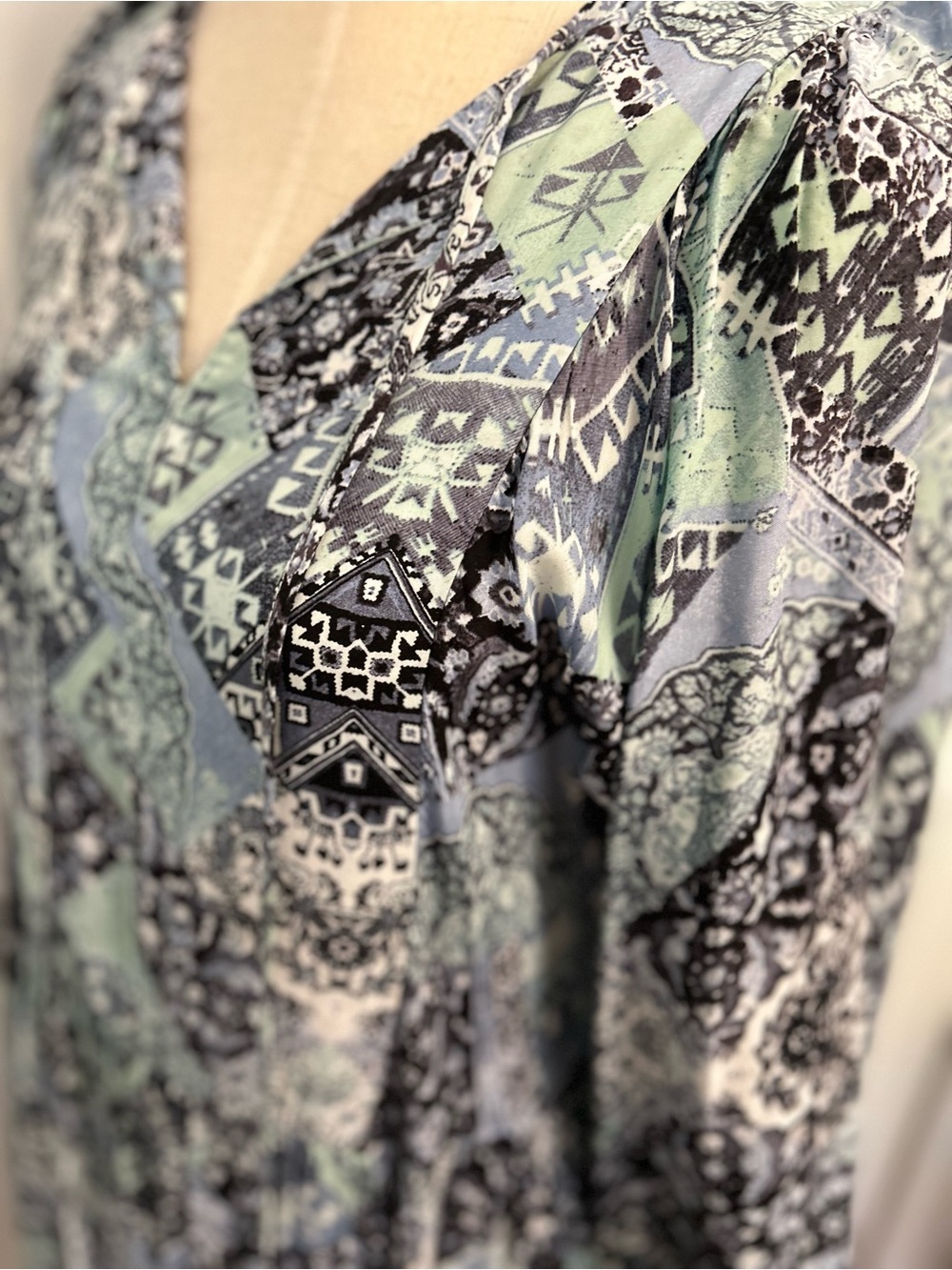 Calvin Klein Floral Patchwork Long Sleeve Dress size 4 Blue/Black - Picture 7 of 10
